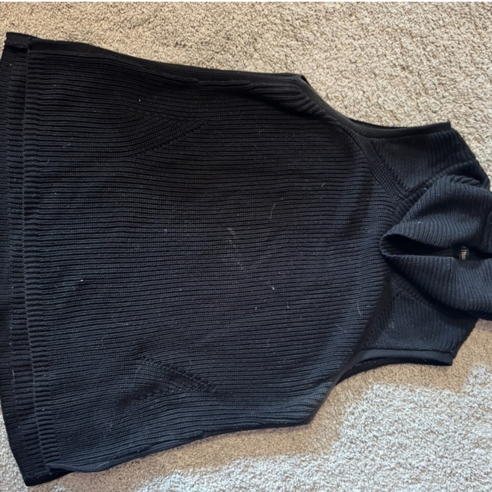 Sleeveless cowl neck sweater